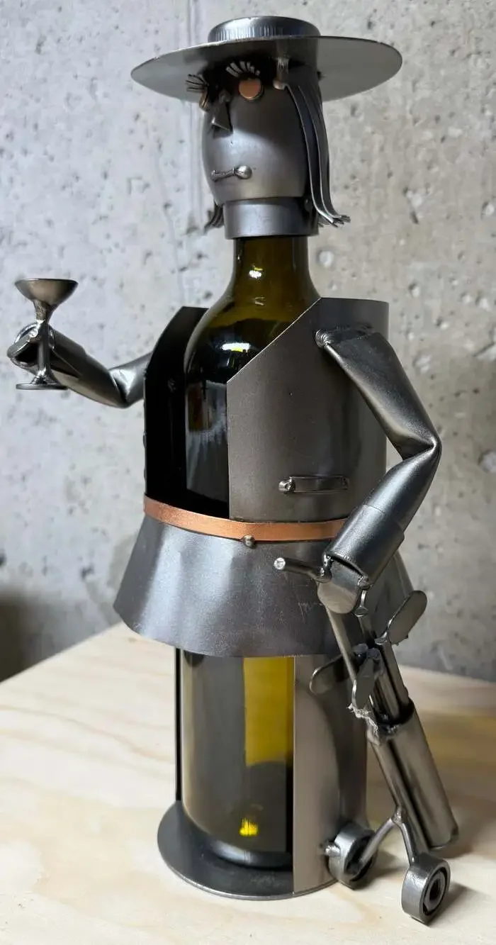 Metal Golfer Sculpture Wine Bottle Holder